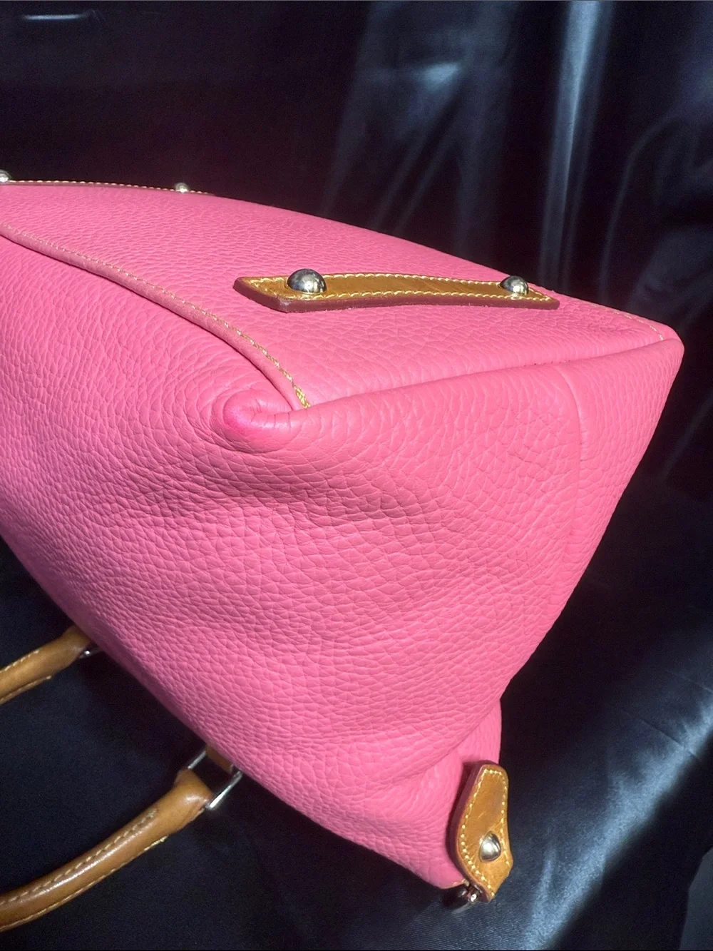 GORGEOUS DOONEY & BOURKE PINK PEBBLED GRAIN LEATHER DOMED SATCHEL / SHOULDER BAG